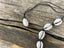 Collier noir en coquillages cauris naturels - Tendance et élégant