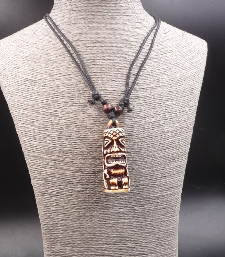 Collier avec pendentif Tiki - bijou Polynésien