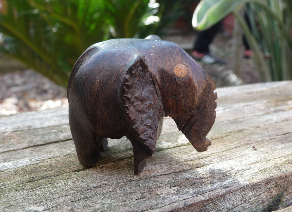 Eléphant en bois de rose artisanat Inde