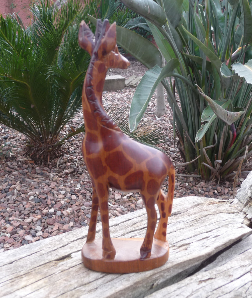 Statuette girafe Africaine en bois sculpté