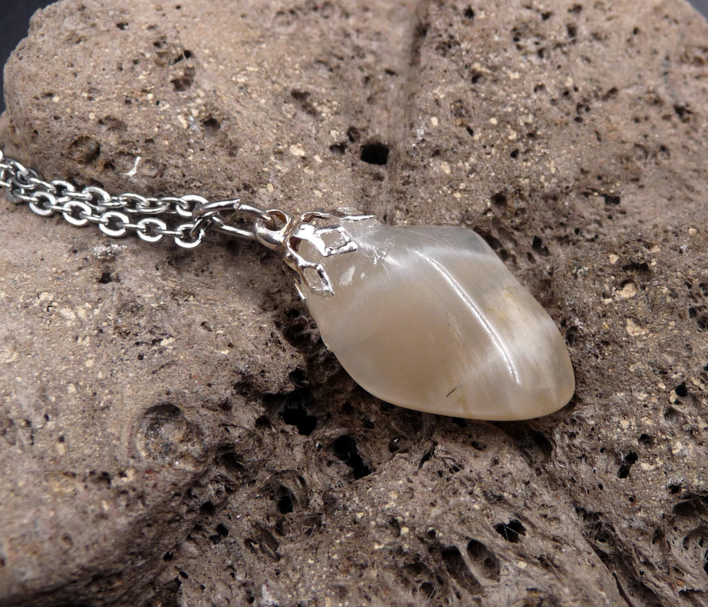 Collier avec pendentif en agate du Brésil